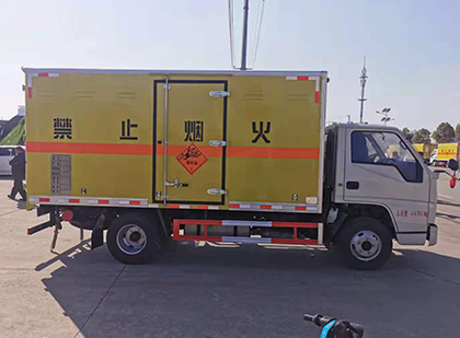 东区爆破器材运输车